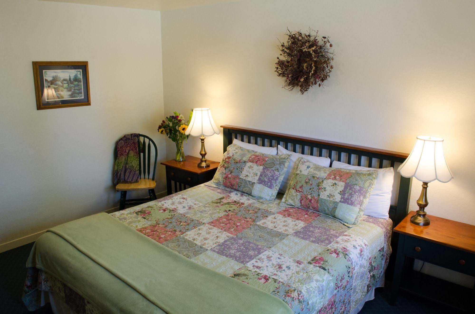 Carlin'S Cottage Court Calistoga Exterior photo