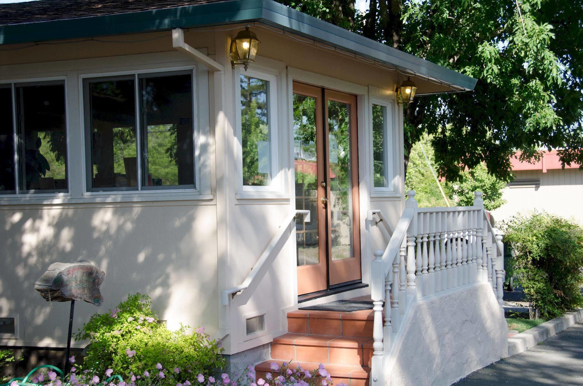 Carlin'S Cottage Court Calistoga Exterior photo